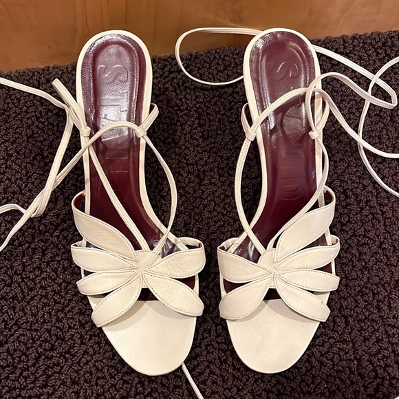 🌸 Staud Floral Ankle Tie Leather Sandals - Picture 2 of 4